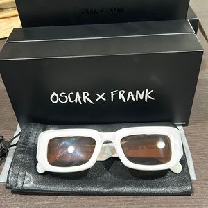 New! Never been worn sunglasses.😎